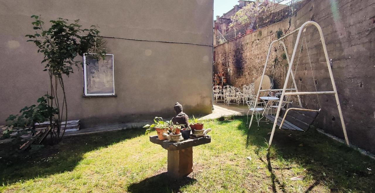 Apartament Volca Aiguanegra Sant Joan les Fonts Esterno foto