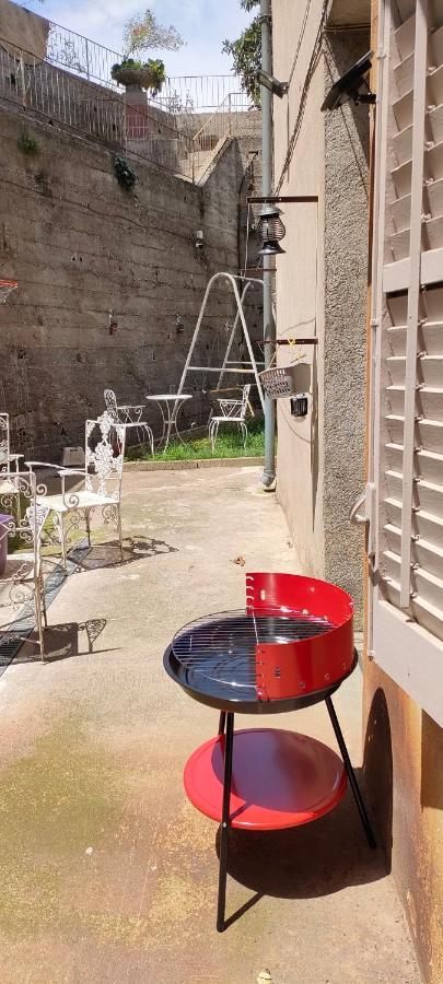 Apartament Volca Aiguanegra Sant Joan les Fonts Esterno foto